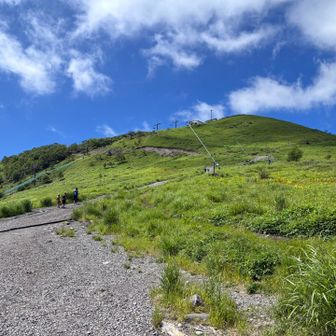 車山山頂に向けて急なザレ場が続く。思いのほかきつかった💦
