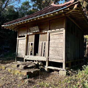 富山南峰、ちょっと荒れた感じで
山名板はありませんでした