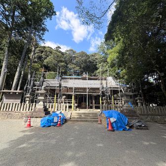 多太神社は、改装中みたい