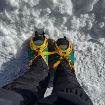 冬靴にアイゼンを装着しました！

4時間ほど歩きましたが、足の痛みはなく、マイナス15度ほどでも寒さを感じることなく歩くことができました。
冬靴の性能は素晴らしいですね👍