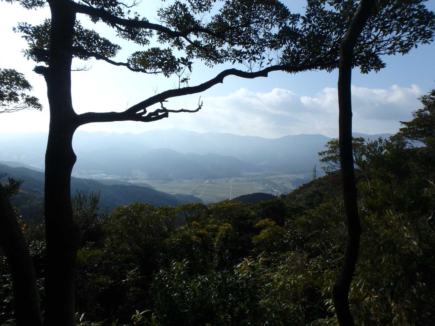 荒平山手前から早良方向