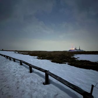 王ヶ頭ホテルがあるので目指す山頂が分かりやすい。
ナイトモードでかなり明るく写っています。