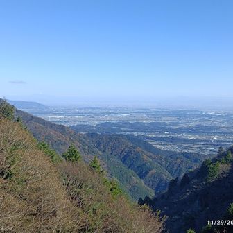 遠くに薄っすら雪山がナイスビュー