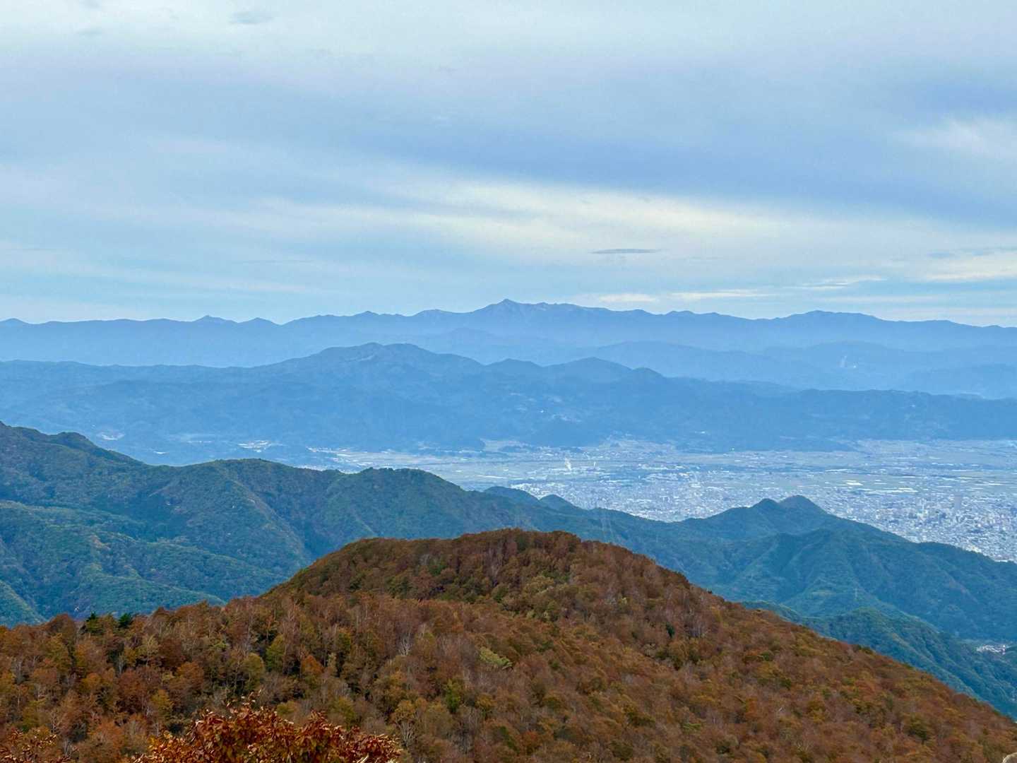 大朝日岳 👀若干白い🏔️
初冬の大朝日岳行けるかな？