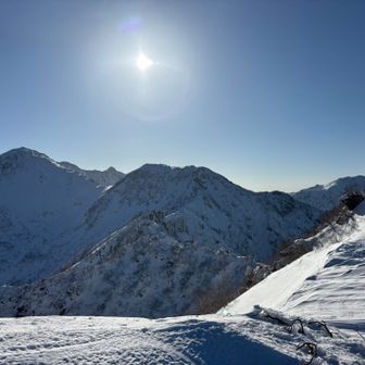 担いでは行ってたけど今期初アイゼンでやっぱり足が重い😂
でも景色最高だな〜😆