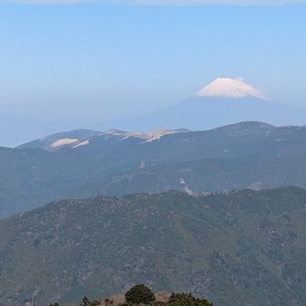 展望台から富士山と伊豆山稜線歩道