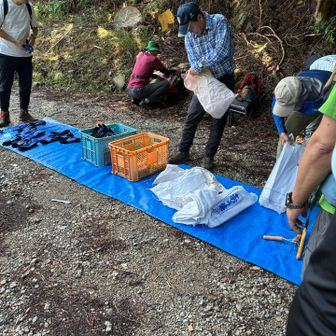 ゴム手袋や熊手、背負子などの、必要な道具は貸し出されます。