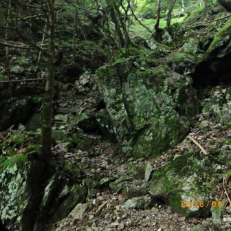 岩場の急登