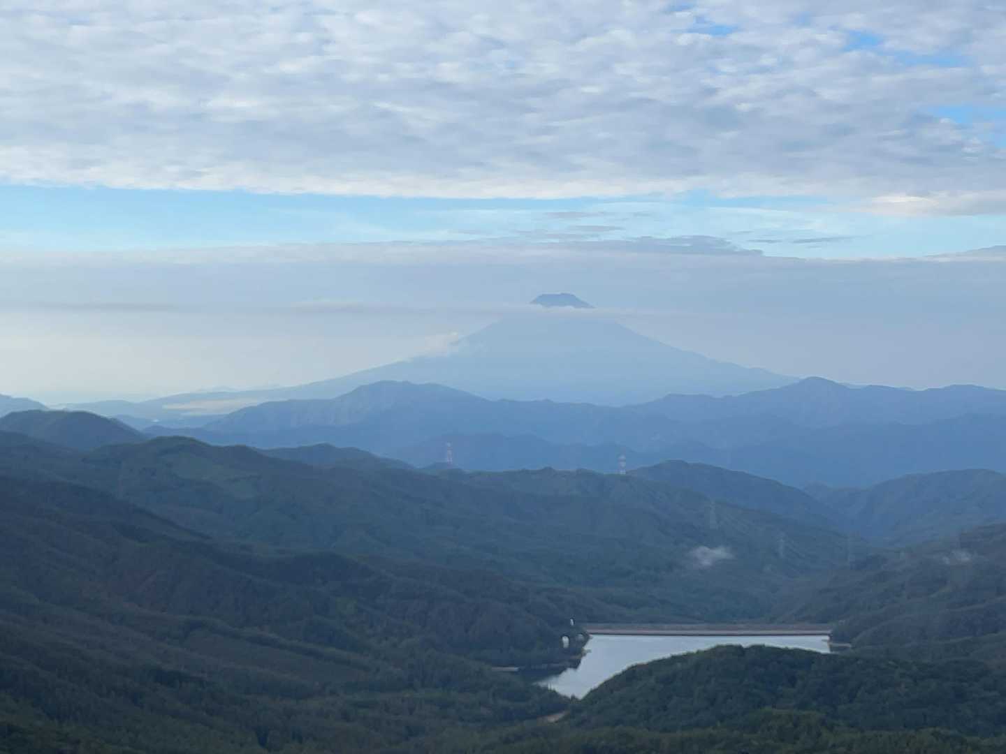 途中で ちょこっと富士山が。
