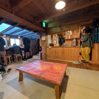 小屋内はこんな感じ。