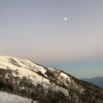 まだ月が出てました。