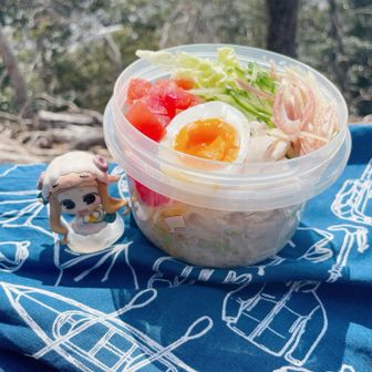 少し先の開けた休憩スポットでお昼ご飯😊
そうめん弁当はじめました👍