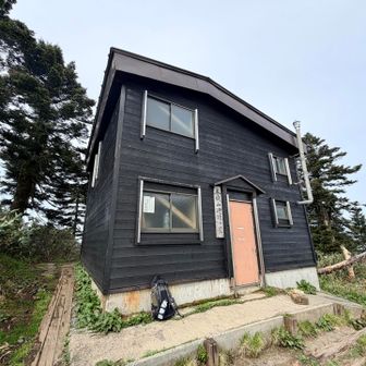 避難小屋の外観