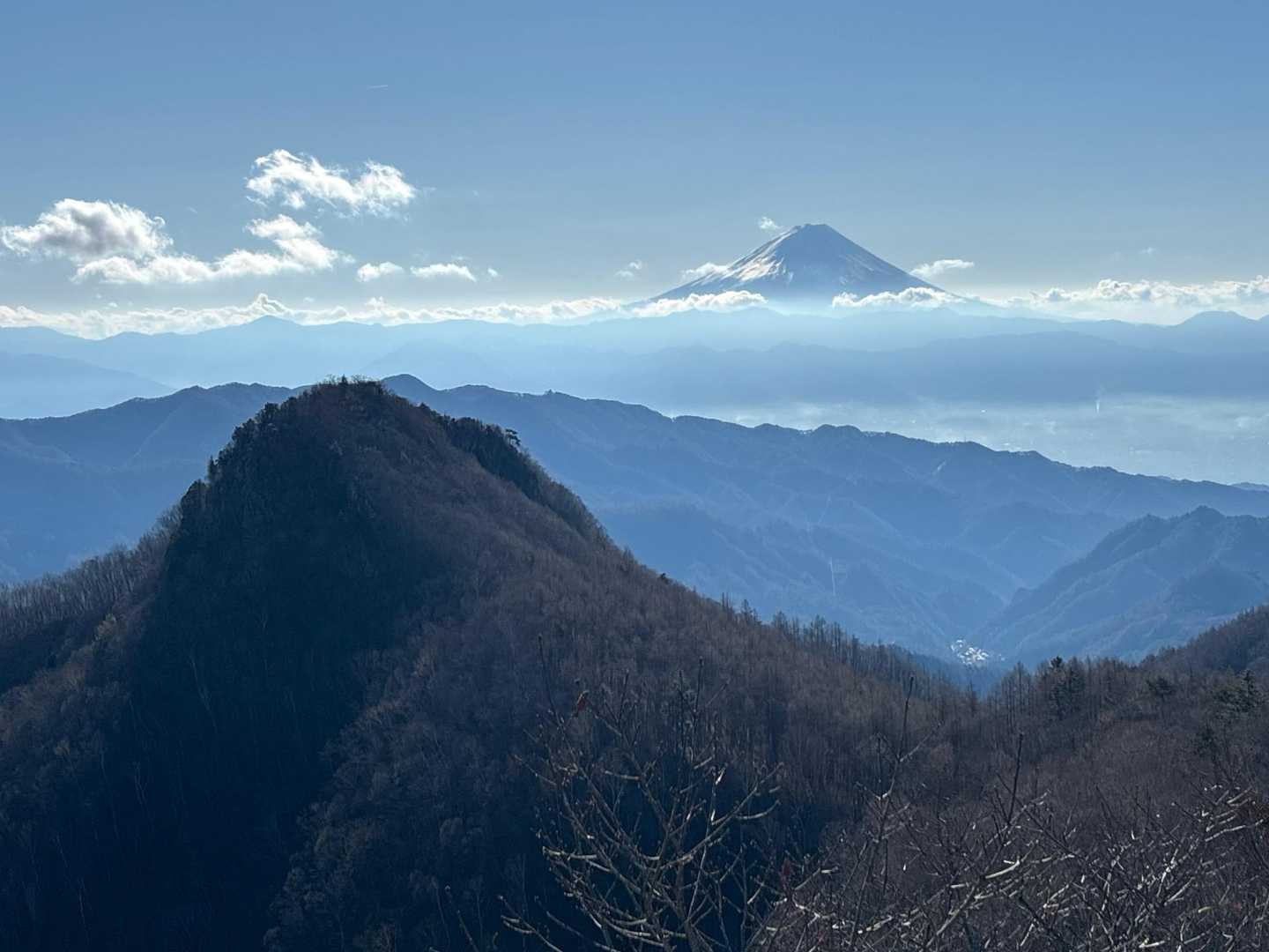 太刀岡山-越道峠-鬼頬山-黒富士-升形山-八丁峠-曲岳-曲 縦走コースの写真