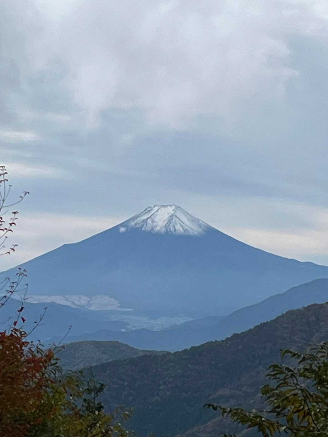 なんか絵みたいな富士山
雲がかかってなくて素晴らしい