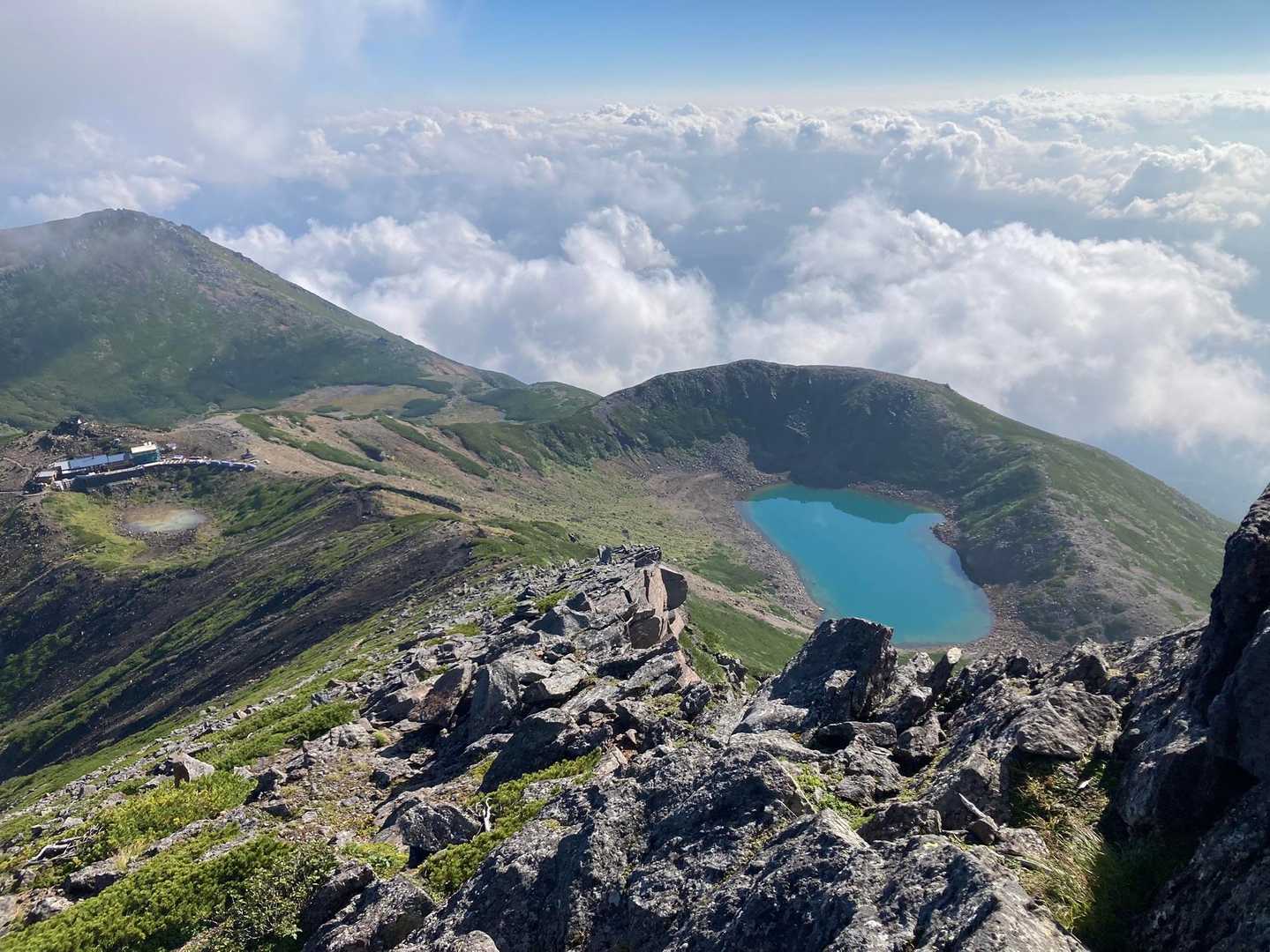 雲がモクモクと下から湧いてくる☁️
この景色サイコー😍