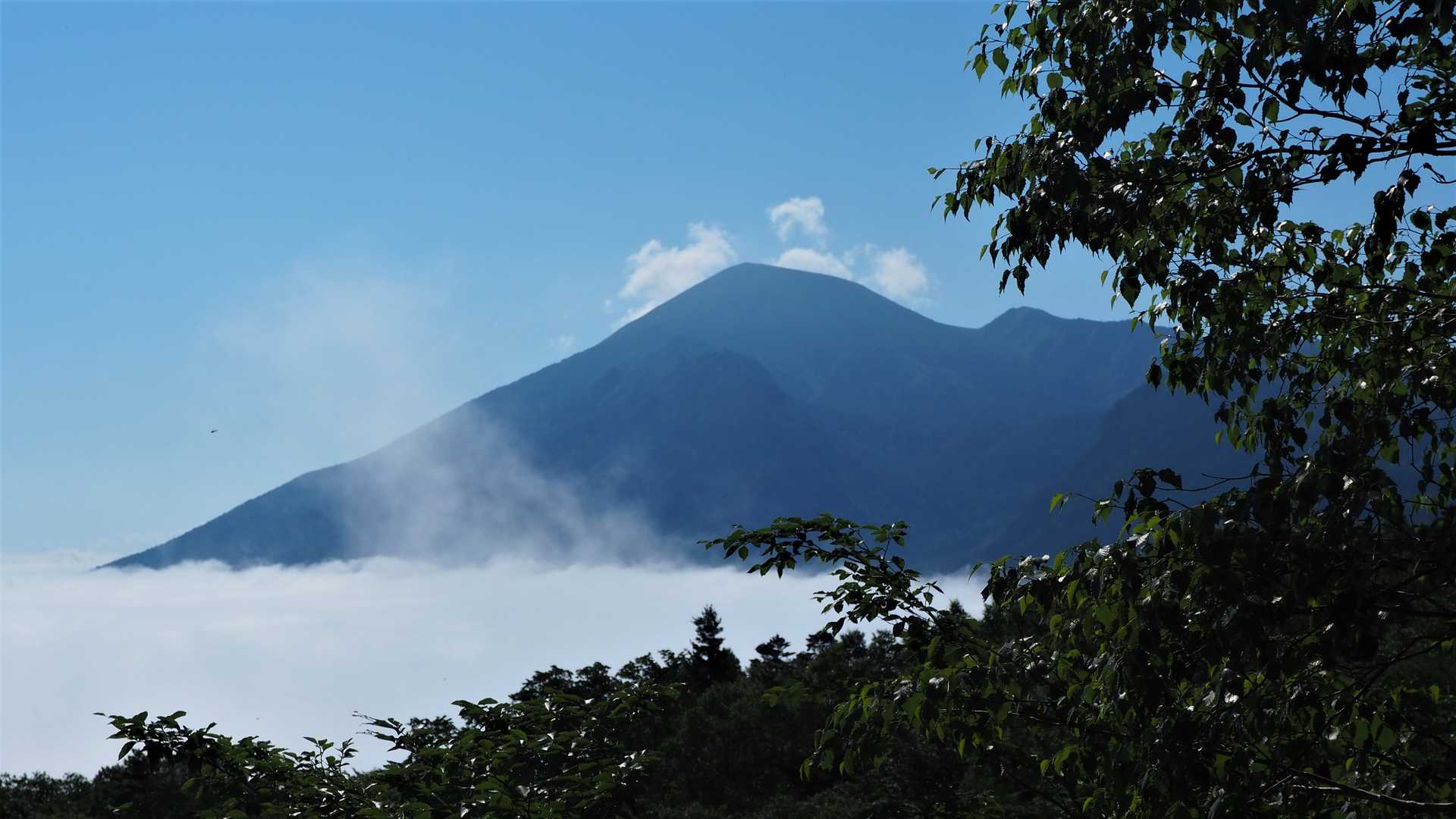 高度を上げると岩手山が望めた・・ラッキー