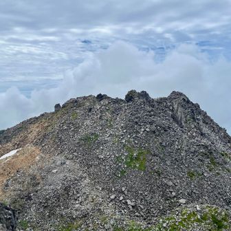 展望ポイントからの新山❣️