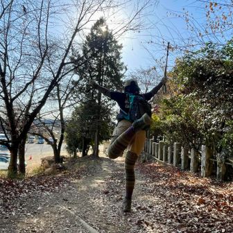 ゴールしました~
この時間帯駐車場は満車
初めてきたけど人気ありますねぇ
良いお山で楽しかったです☺️⤴︎