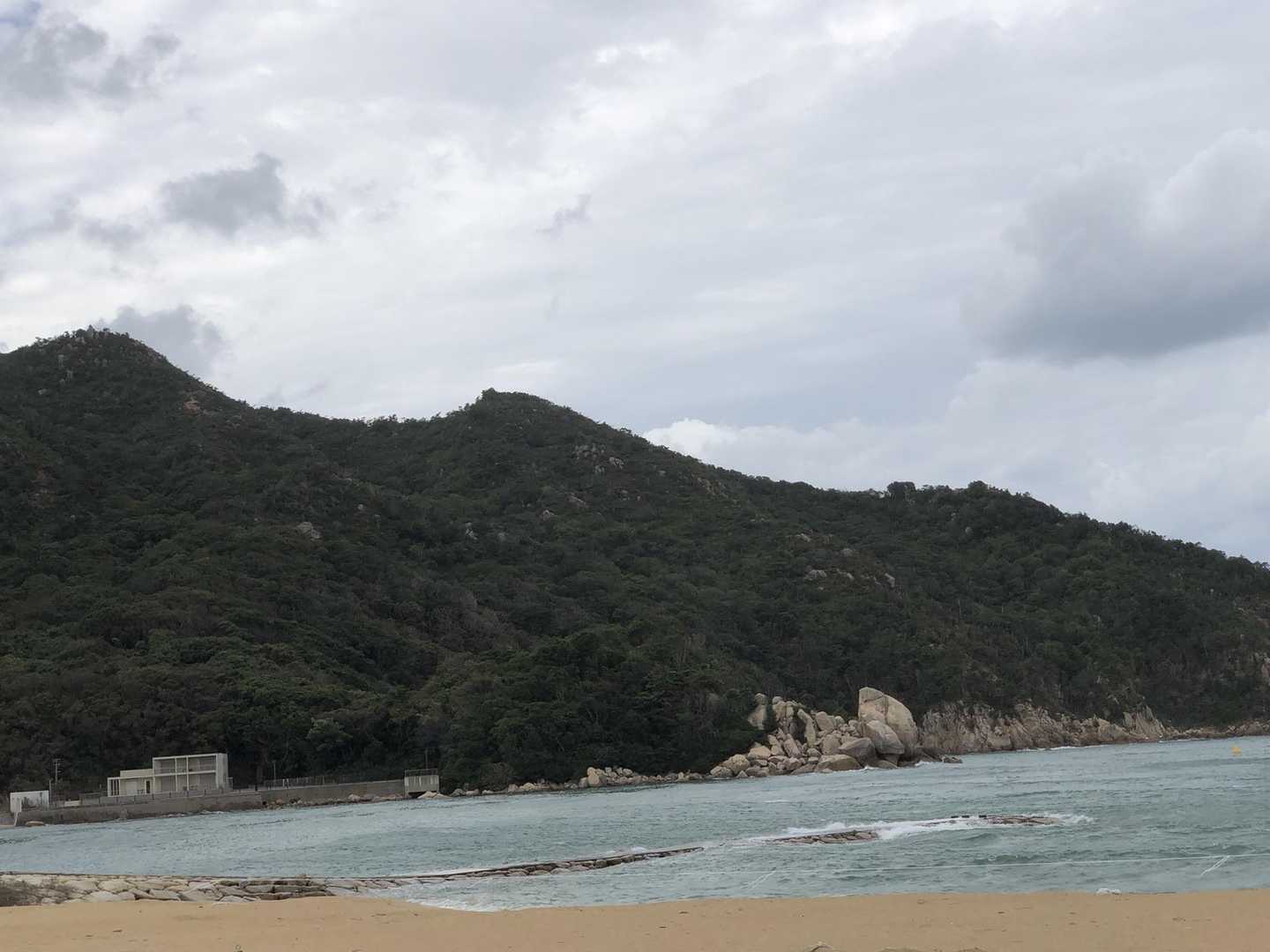 風が強く曇り空です💧登山口に向かいます🐾