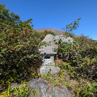 ここにも権現様🙏
奥に岩手山山頂方向