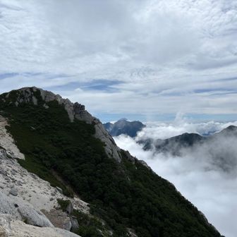 まだかろうじて富士山のテッペンが見える