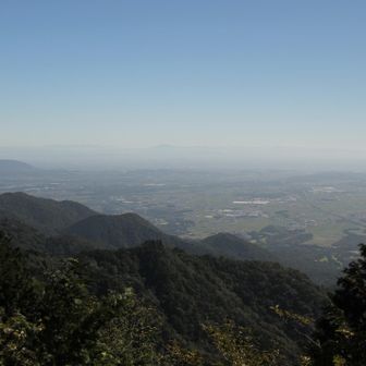 中央に恵那山、左の方に御岳と乗鞍も見えてた。
