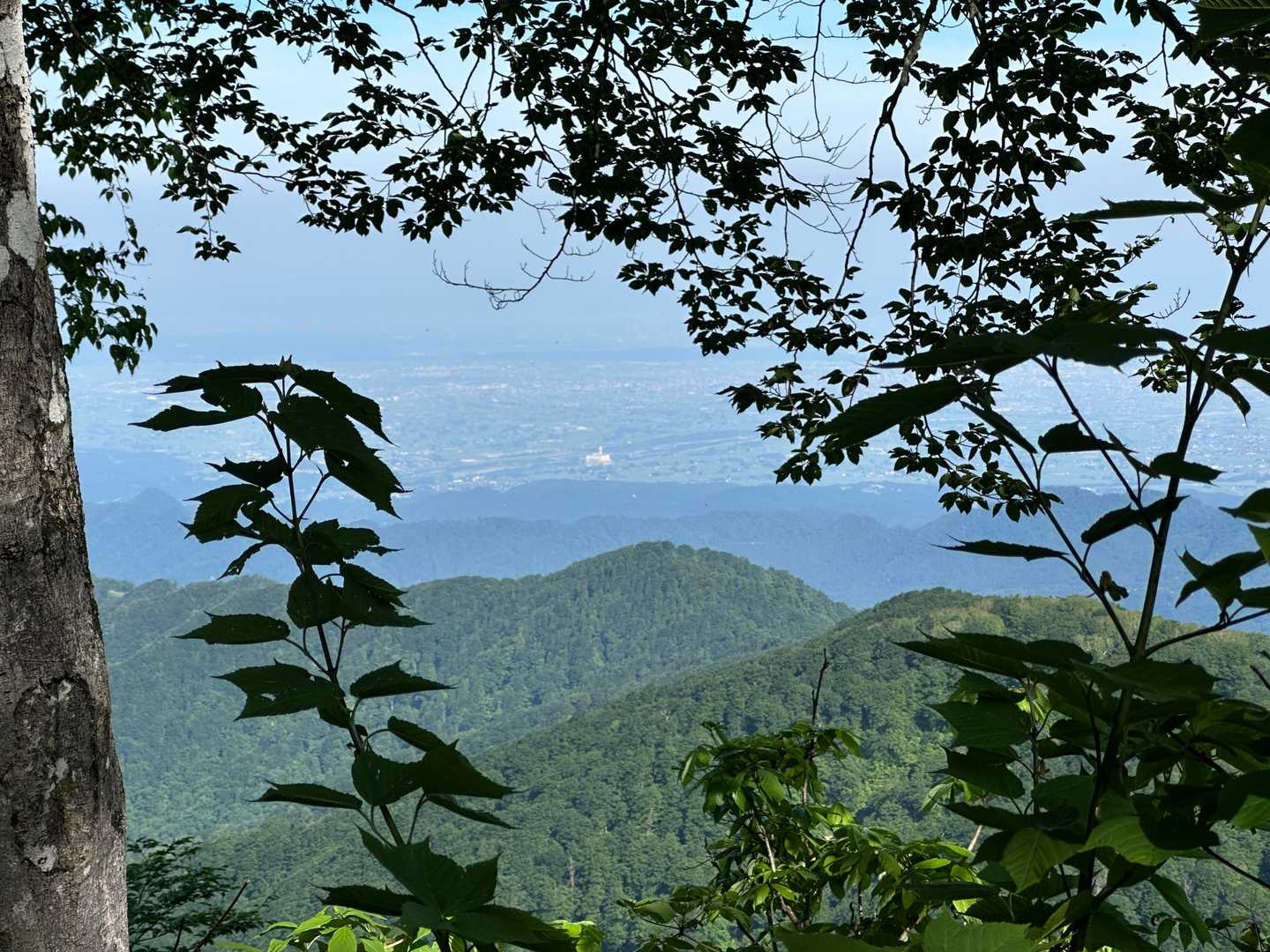 我が家の近くのクリーンセンターが見える。