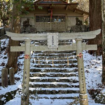 山頂の神社⛩️