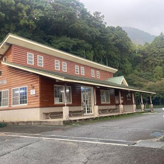 藤原岳登山口駐車場🅿️朝6:30頃で２台でした。