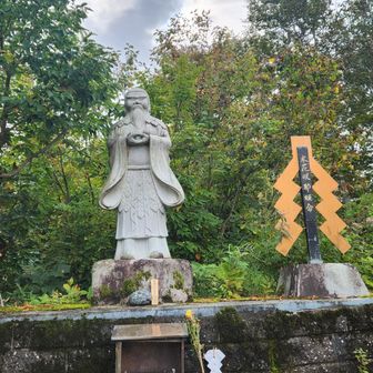 心の声
今一イケメンとは言い難いお顔ですね😅