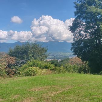 下の展望スポットまで戻ってきた。
八ヶ岳が見えます🤗
