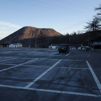 駐車場ガラガラ