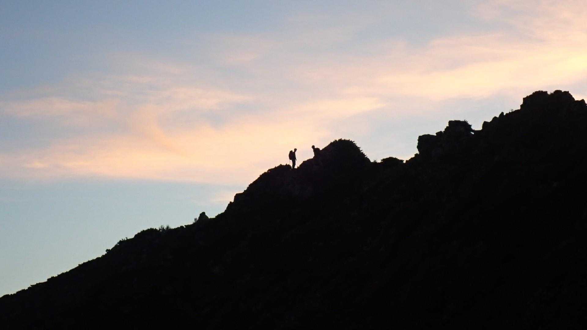稜線上の登山者
