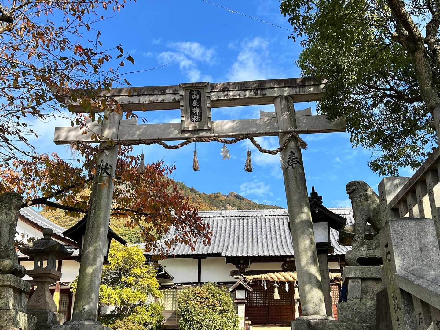 下宮から上宮見える