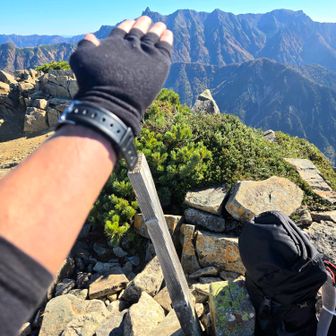 一気に稜線まで
(ここもキツイけど景色良いとがんばれる 笑)
抜戸岳着
