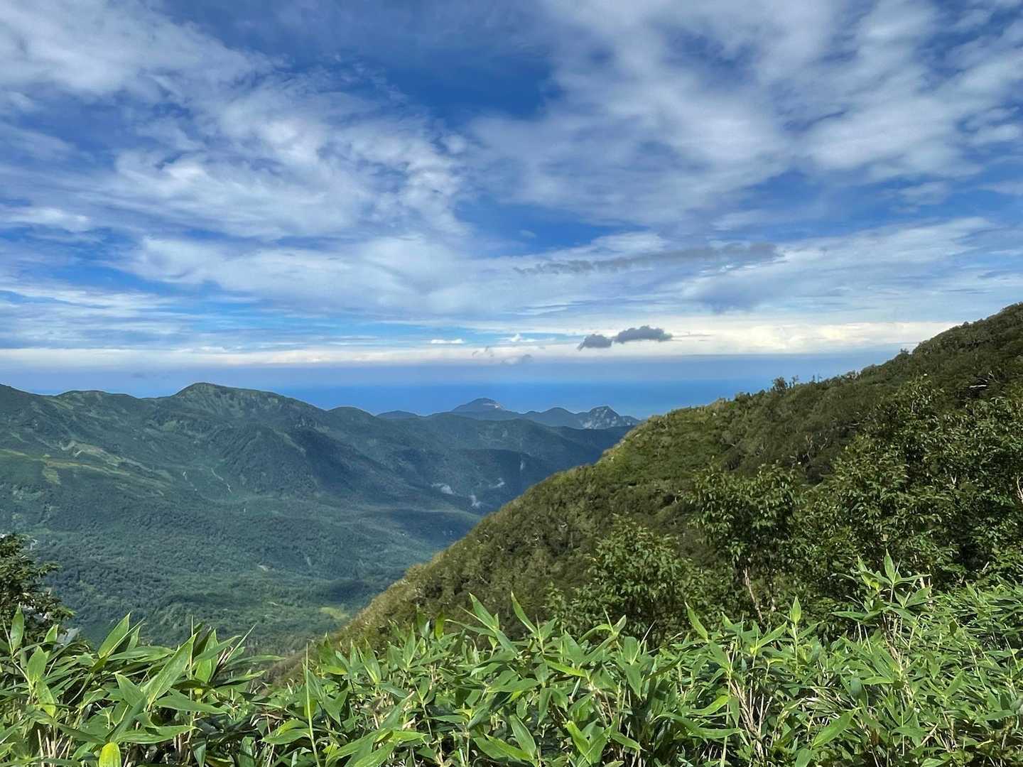 日本海🌊
重なって見える奥の山々は
栂海新道かなぁ
