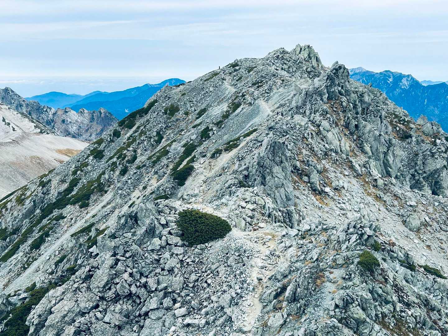 3000m峰三座と神域、黒部湖を見下ろす立山三峰周回の写真