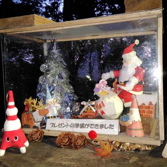 切り株アートは、クリスマス🎄🎅です！