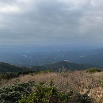 佐賀方面、天山もほとんど見えず🌫️
南側から天気崩れて来てるみたい😲