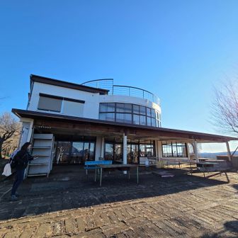 紅葉台 展望台レストハウス
左手(展望台の北側)を進みます⬆️