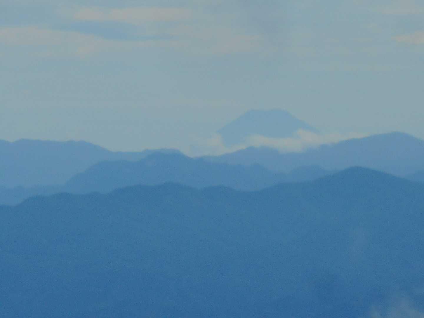 富士山が微かに見える