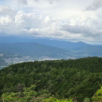 御嶽山見えず