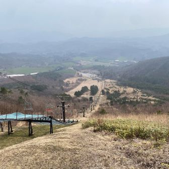 今日はリフトが止まってました。
もうすぐ山開き？