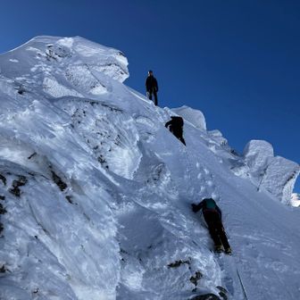 核心の崖登り（下りはさらにまあまあ怖い😱）