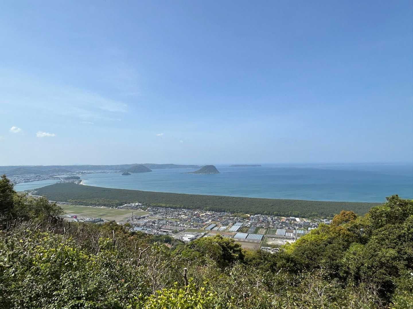 鏡山往復 | 唐津の美しい海を一望。登山口近くには「鏡山温泉」もの写真
