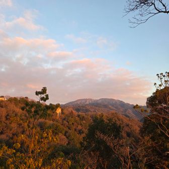 お山が赤くなる