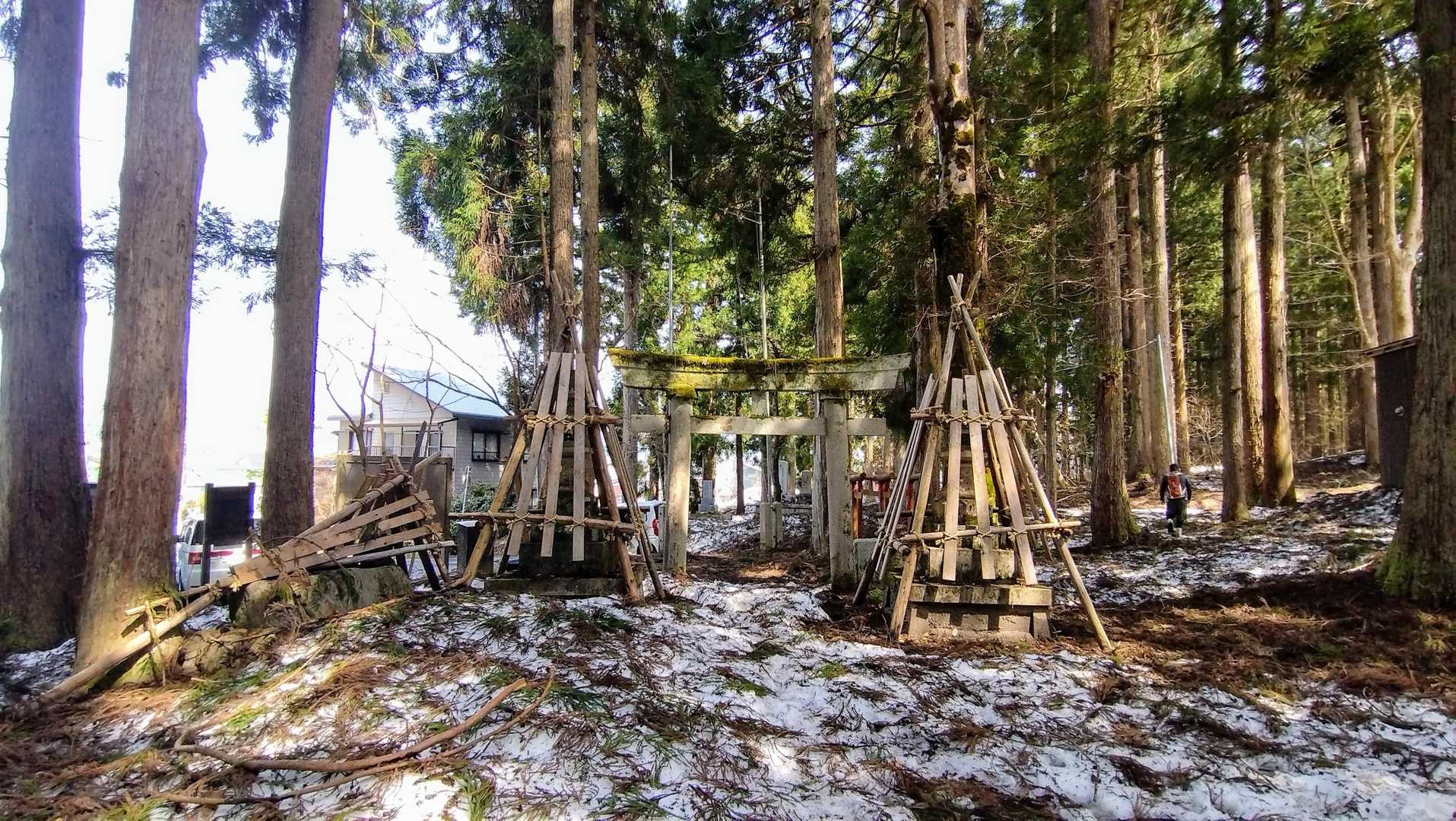 鳥居を潜れば最寄り🅿️