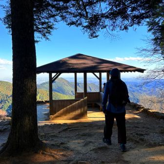 ヘリポートの先の展望台