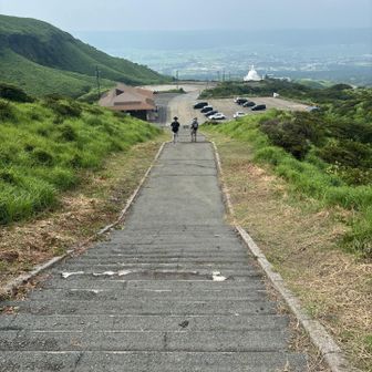 階段降りてゴール
無事下山できました😊

汗びっしょり💦ですが、リフレッシュできて良かった〜😁